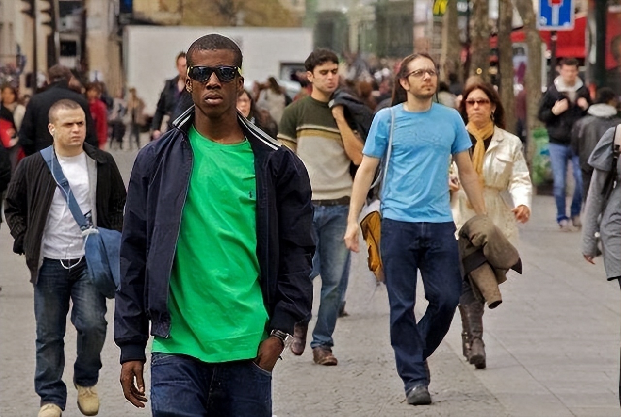 中国未来会黑人化吗（黑人男性在中国数量增加，和大量“黑二代”问题，中国如何应对）(图2)