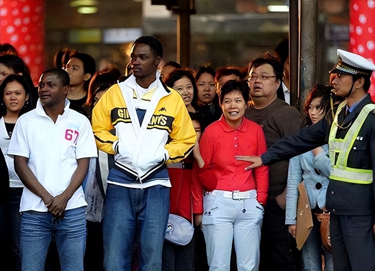 中国未来会黑人化吗（黑人男性在中国数量增加，和大量“黑二代”问题，中国如何应对）(图5)