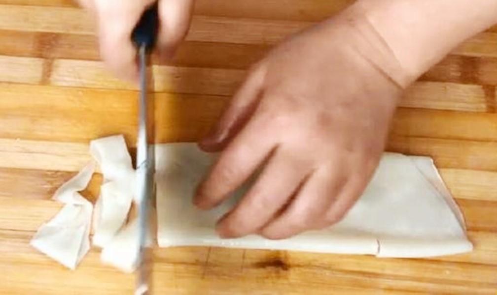 凉皮的制作方法（最近凉皮火了，教你最详细凉皮配方，爽滑劲道还不硬，吃了还想吃）(图6)