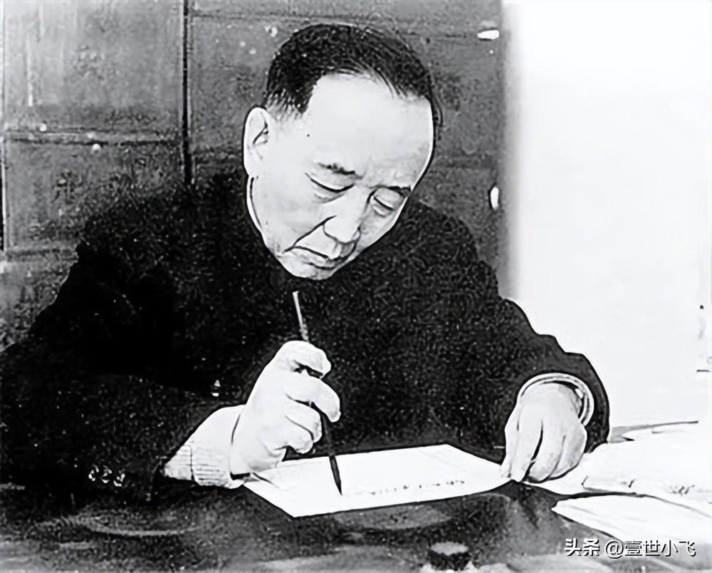 郭沫若作者简介介绍（诗人与战士 -郭沫若）(图3)