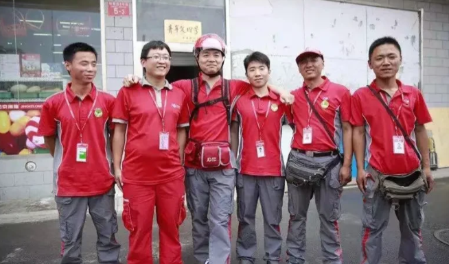 刘强东退出京东后去哪了（从京东卸任后，刘强东再也忍不住了！重返京东，出手就是大动作）(图2)