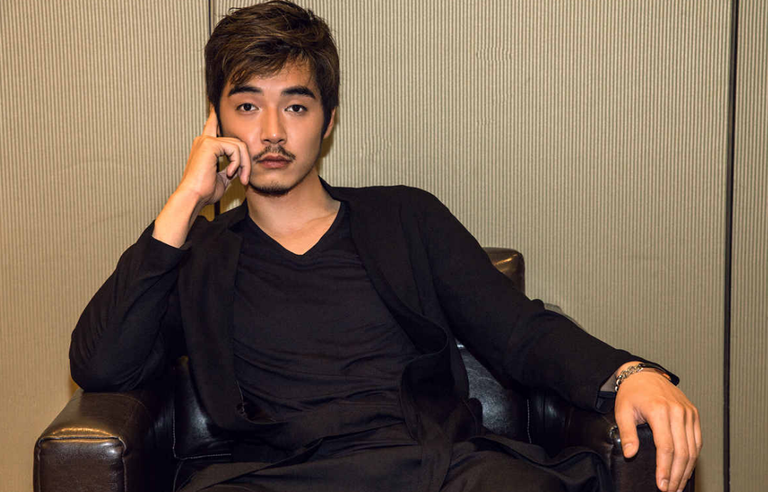 金世佳个人资料简介（36岁金世佳罕露面，妻子接机搂肩同行，曝已有孩子，女方身份被扒）(图1)