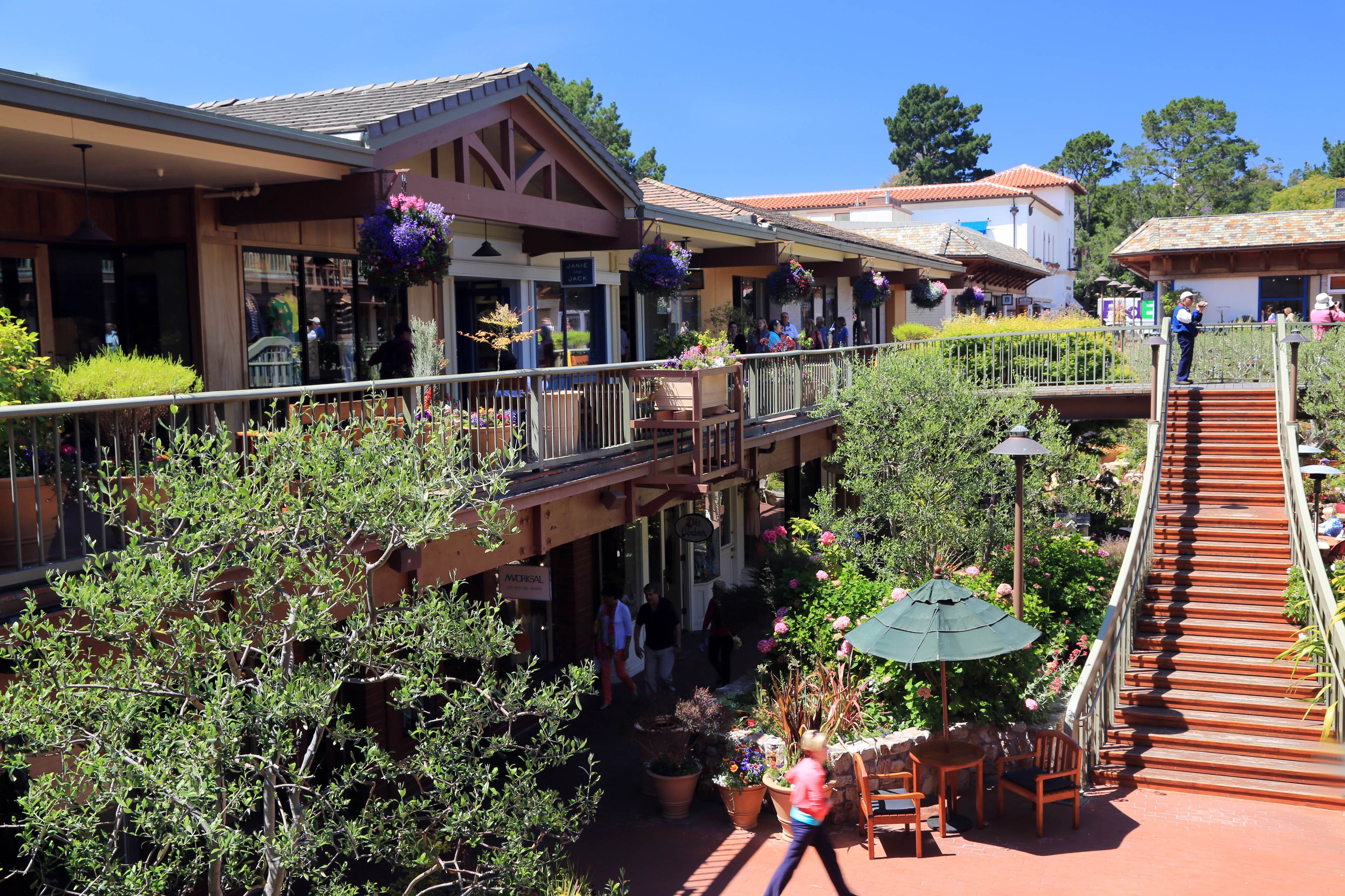 美国绿卡怎么才能拿到（美国NIW移民：普通人如何成功移民美国，拿美国绿卡）(图2)