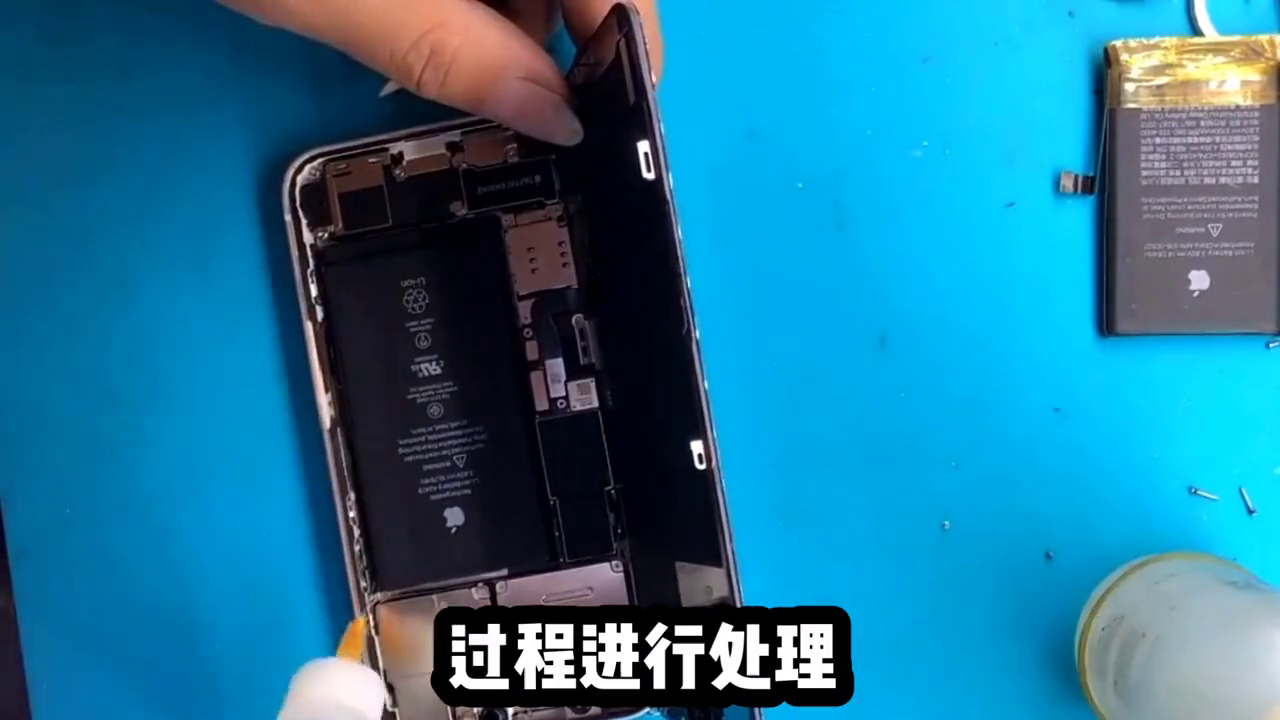 手机清灰超声波（超声波清洗设备在手机组装，手机配件中的清洗应用）(图2)