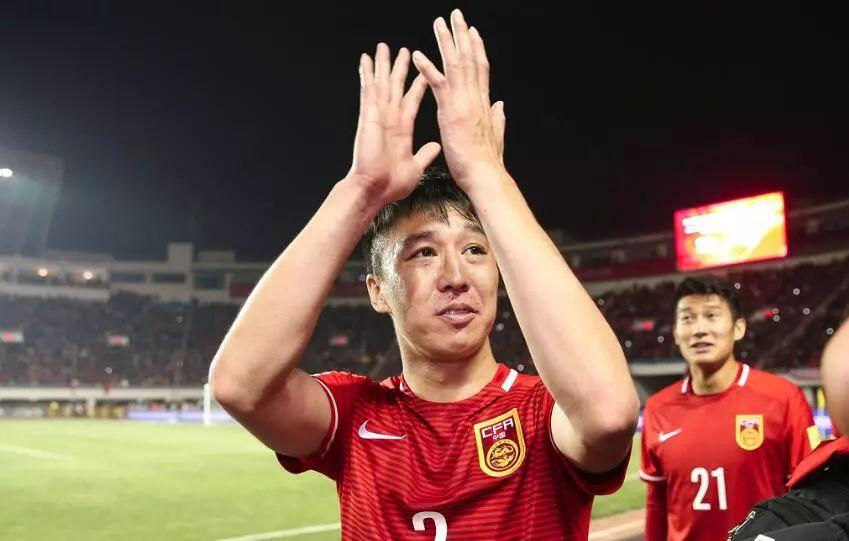 足协将召集专家决策换帅（国足换帅有变!足协敲定方向，极端情况：61岁名帅上任，球迷叫好）(图9)