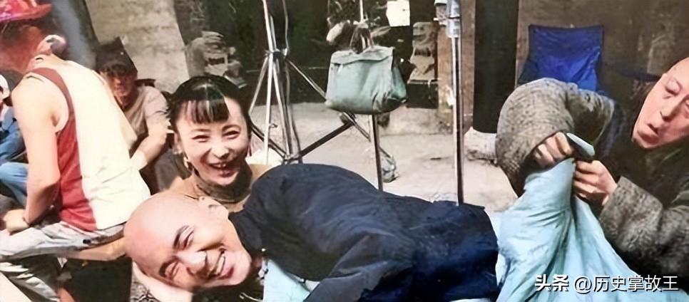 吴越个人资料（51岁吴越：离开陈建斌18年，坚持嫁给自己，如今与父亲相依为命）(图34)