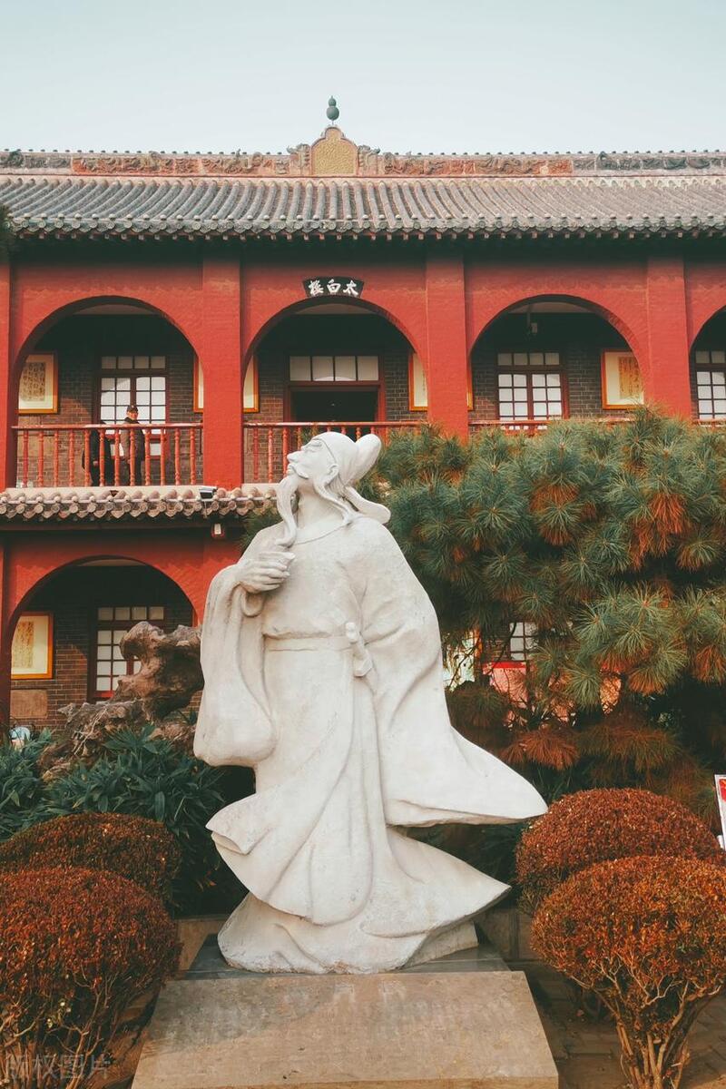 李白出生地在哪里（李白的故乡到底是哪里？从他的诗句中寻找答案，你支持哪个地方）(图1)