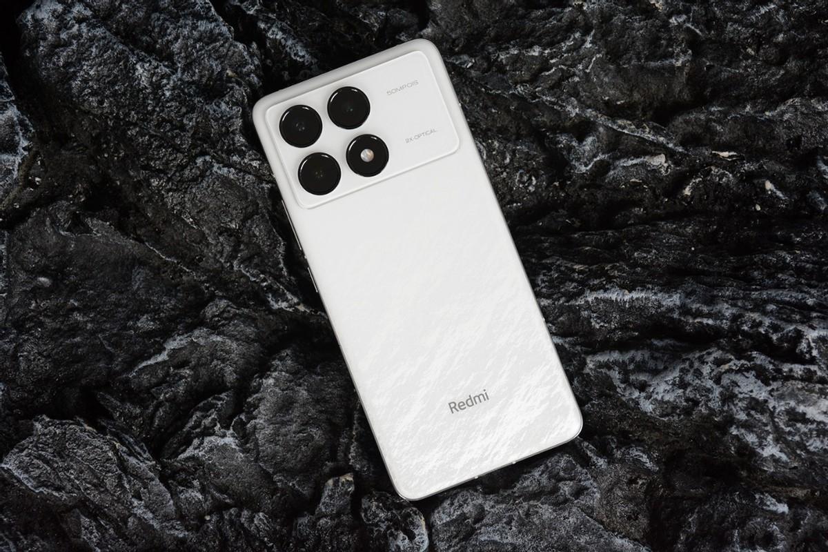 红米k60至尊版多少钱（红米K60至尊版闪降300元，对比红米K70，哪个更值得买）(图2)